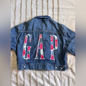 Vintage Embroidered Gap Denim Jacket Size L